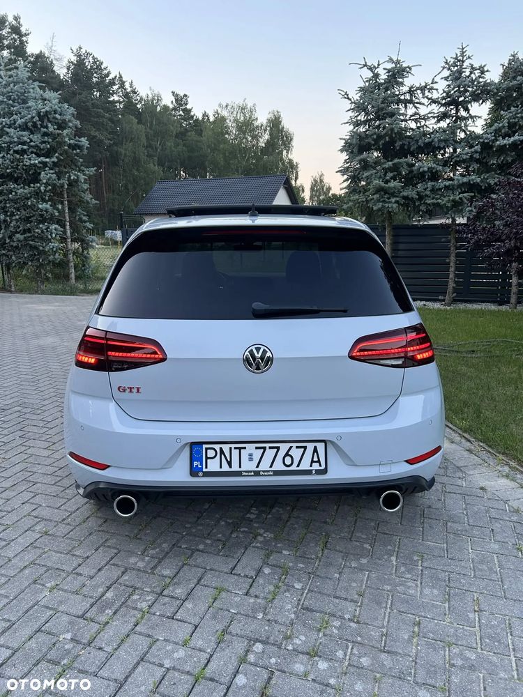 Volkswagen Golf - 13
