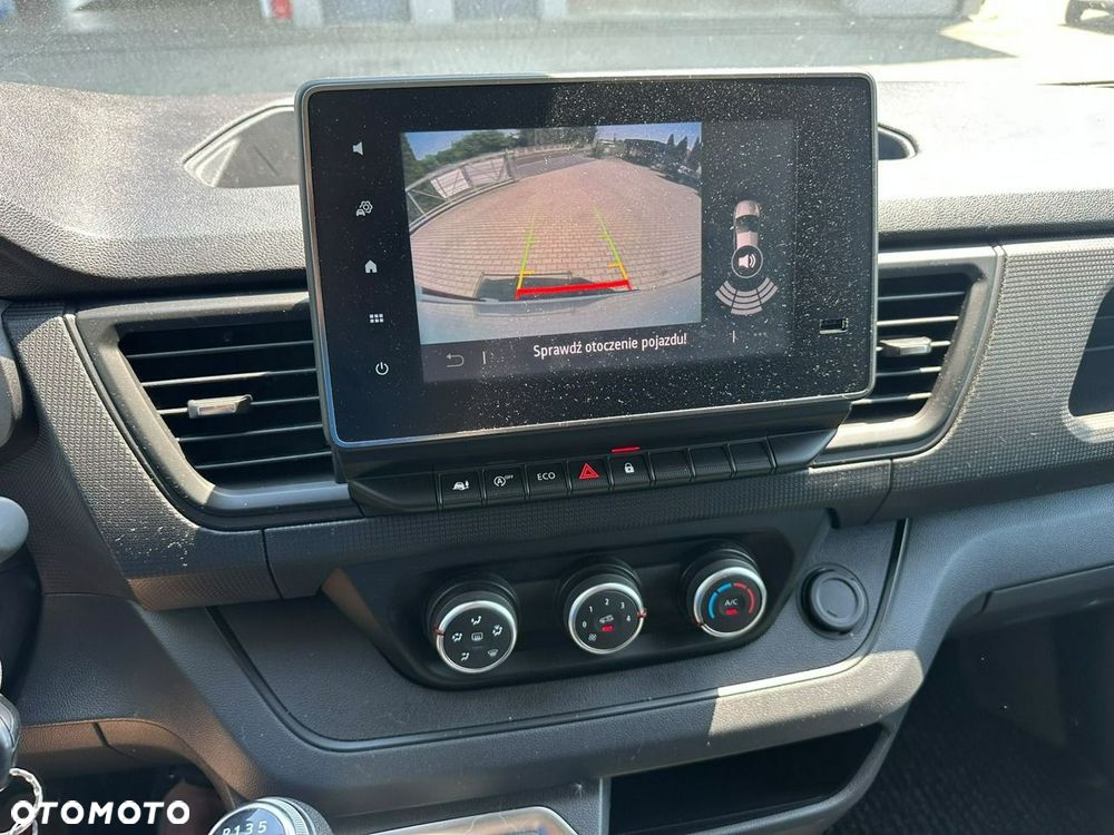 Renault Trafic - 16