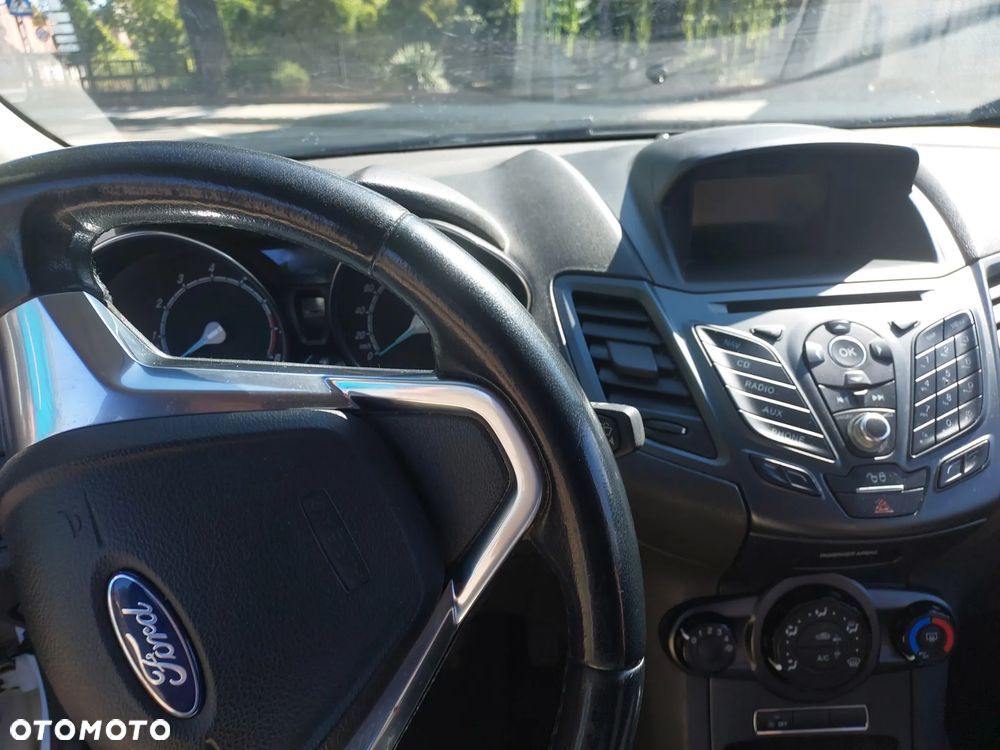 Ford Fiesta - 10