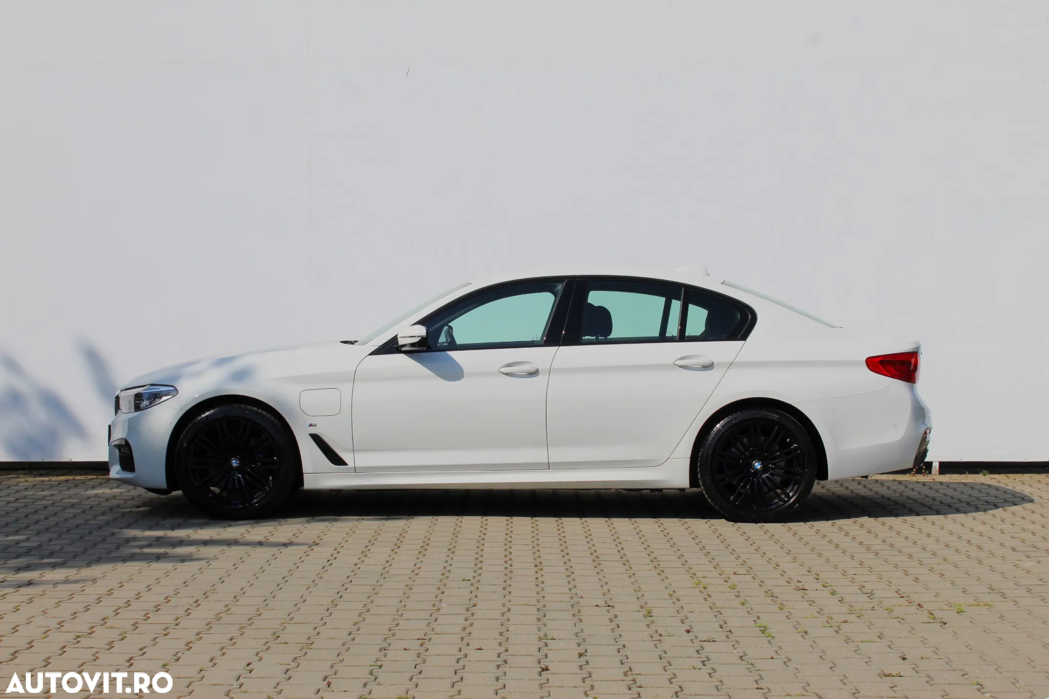 BMW Seria 5 530e xDrive AT PHEV - 2