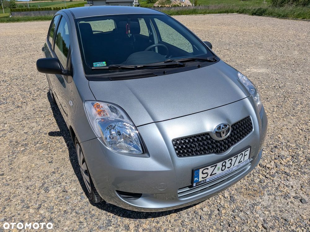 Toyota Yaris 1.0 Luna A/C - 38