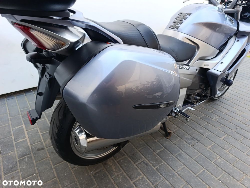 Yamaha FJR - 23
