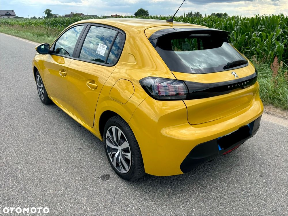 Peugeot 208 - 8