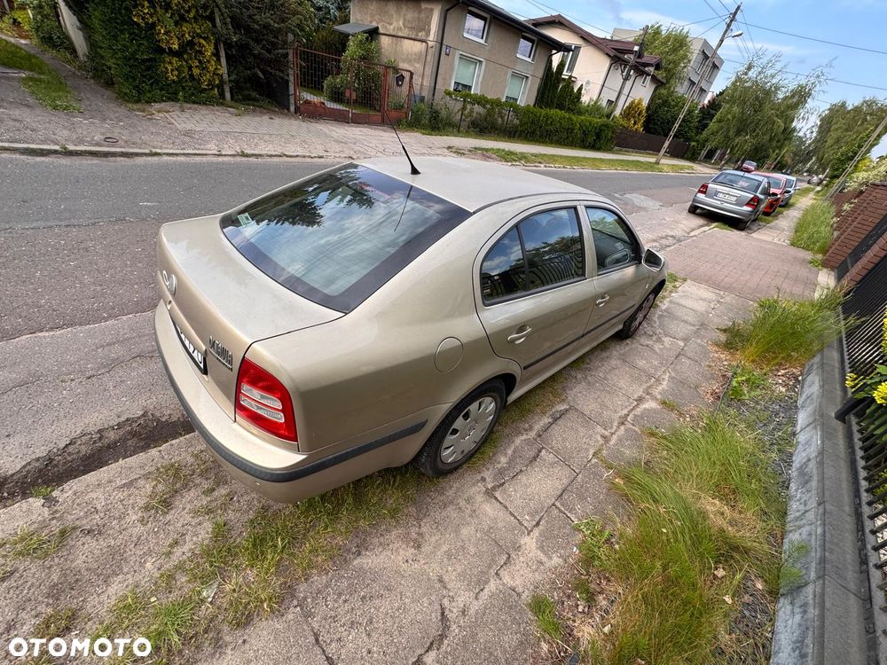 Skoda Octavia 1.6 Tour - 11