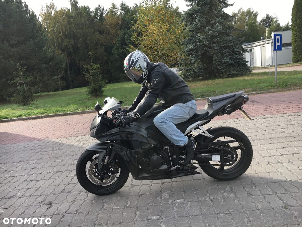 Honda CBR - 1