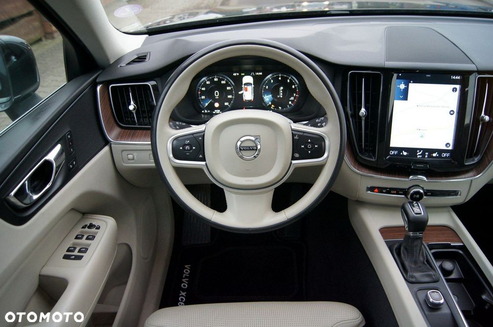Volvo XC 60 T5 AWD Geartronic Momentum Pro - 16