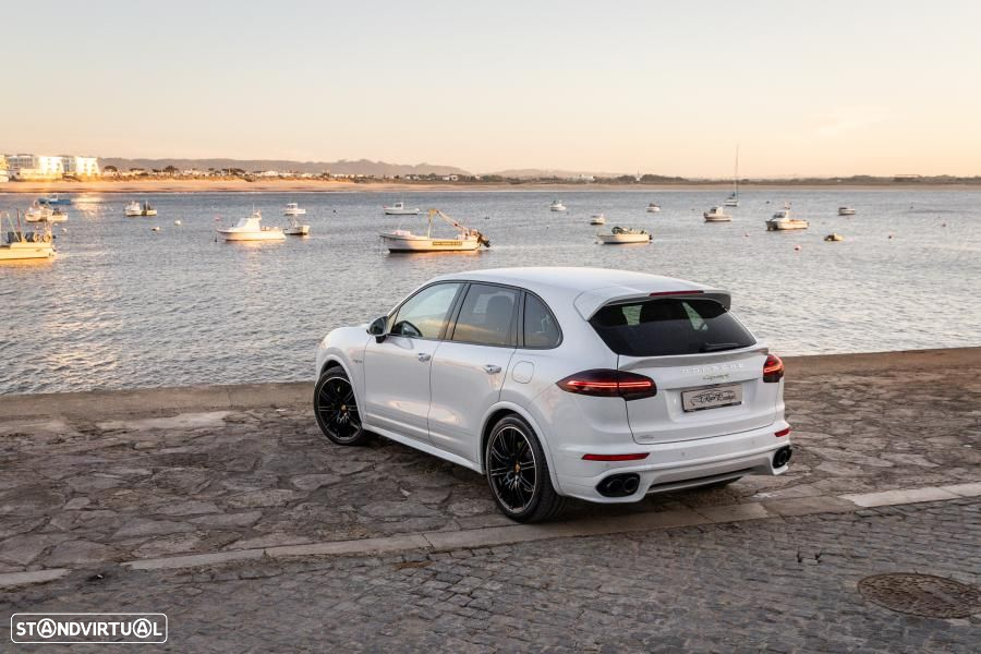 Porsche Cayenne S E-Hybrid - 3