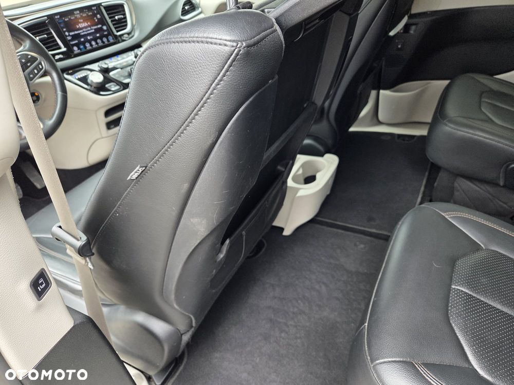 Chrysler Pacifica - 35