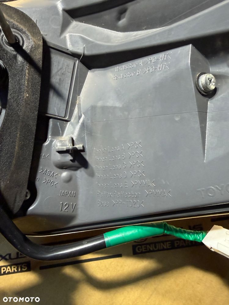 Lampa tylna lewa w karoserię Lexus RX450h 12-15r. - 3