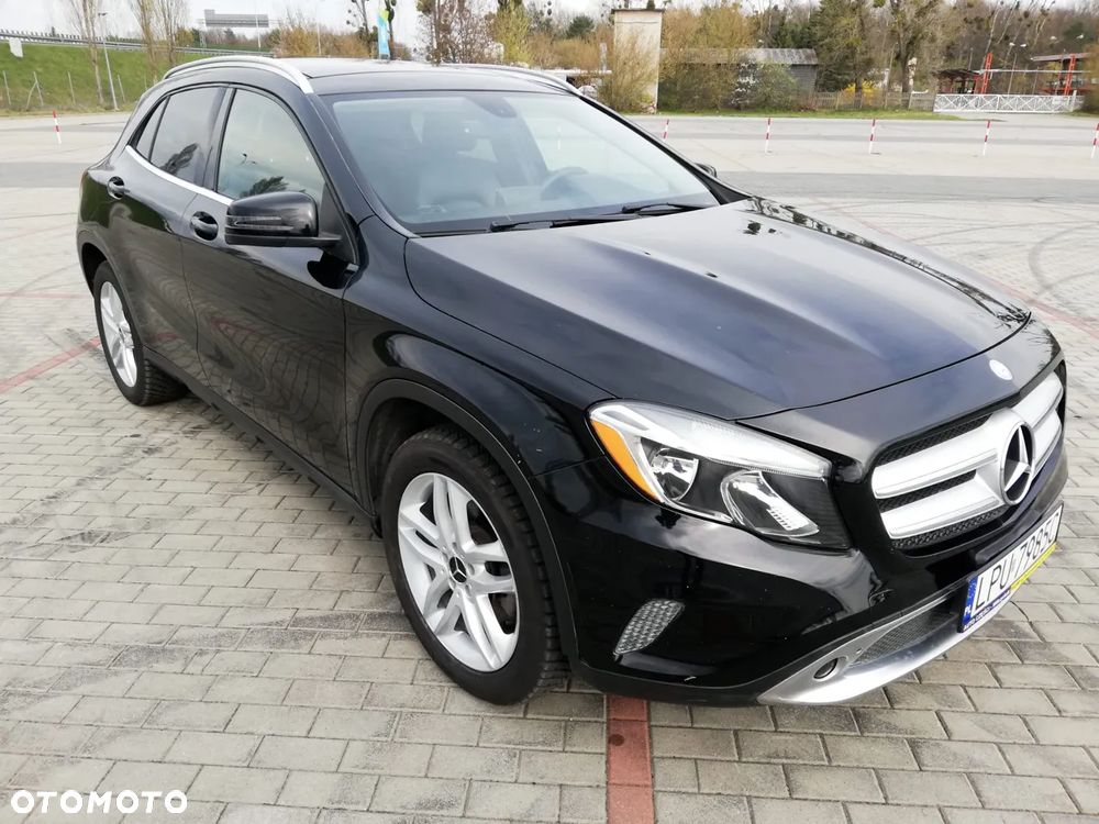 Mercedes-Benz GLA 250 4Matic 7G-DCT - 2