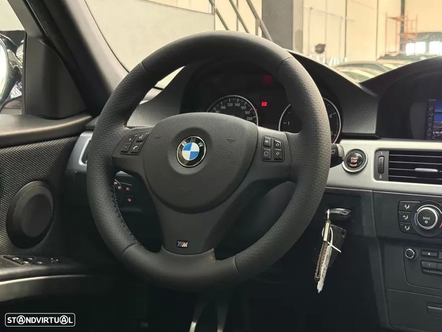 BMW 318 d Pack M - 28