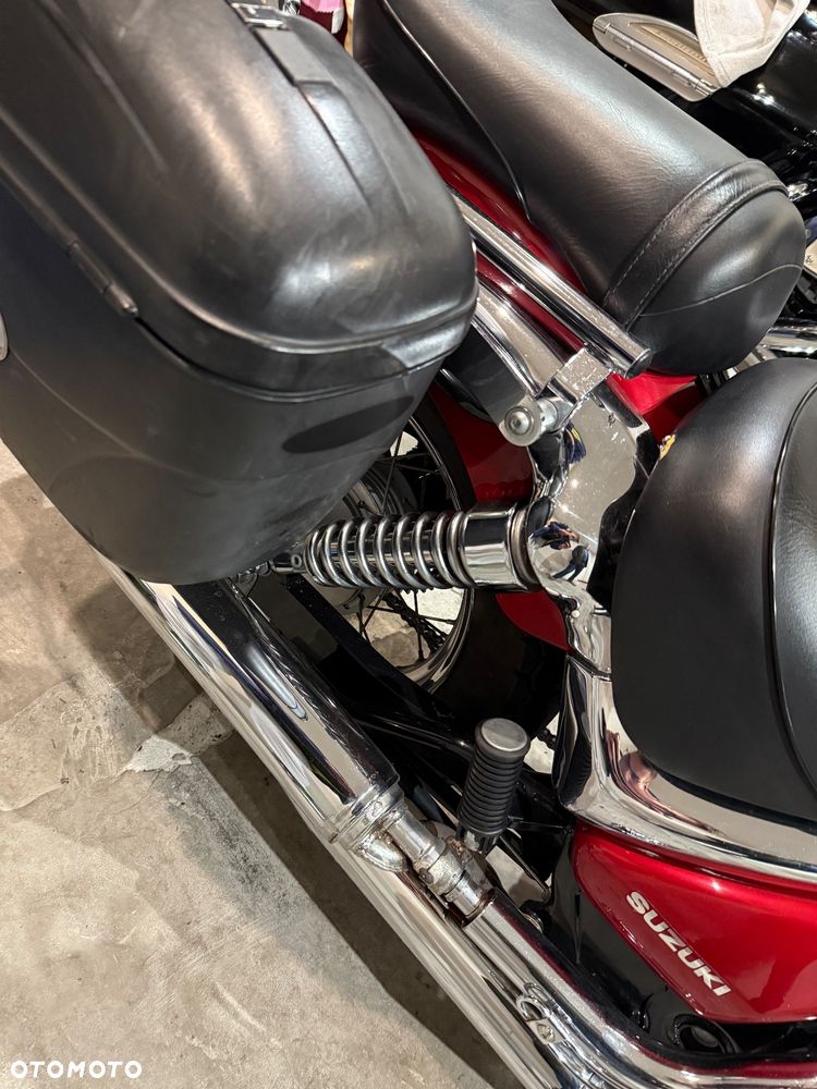 Suzuki Intruder - 12