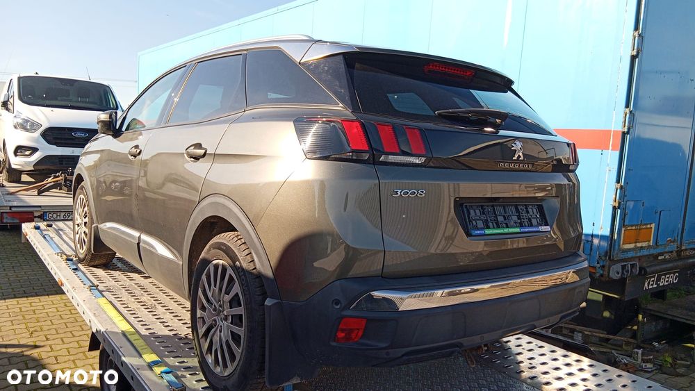 Peugeot 3008 1.6 BlueHDi Allure S&S EAT6 - 4