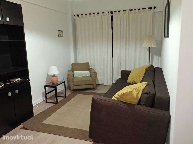 BENFICA - T1 C/cozinha e parqueamento - Grande imagem: 5/12