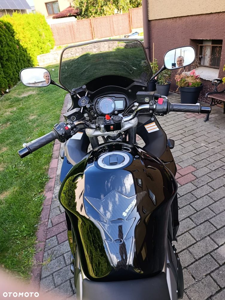 Suzuki GSX - 8