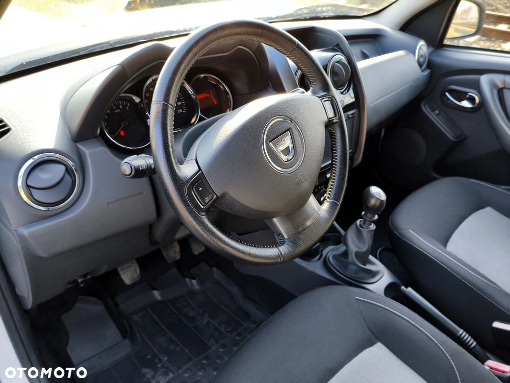 Dacia Duster 1.2 TCe Laureate 4x4 S&S EU6 - 17