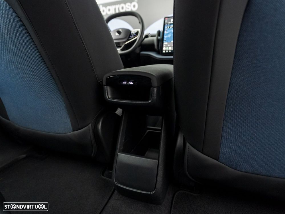 Volvo EX30 51 kWh Single Motor Core - 37