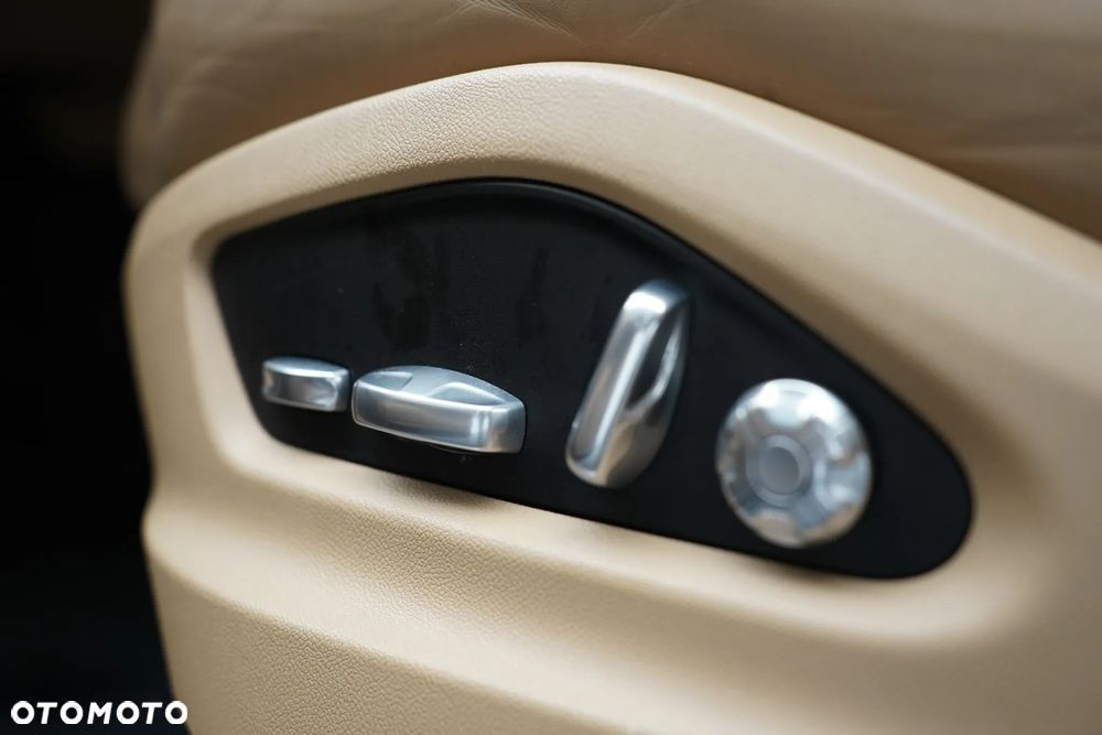 Porsche Cayenne - 17