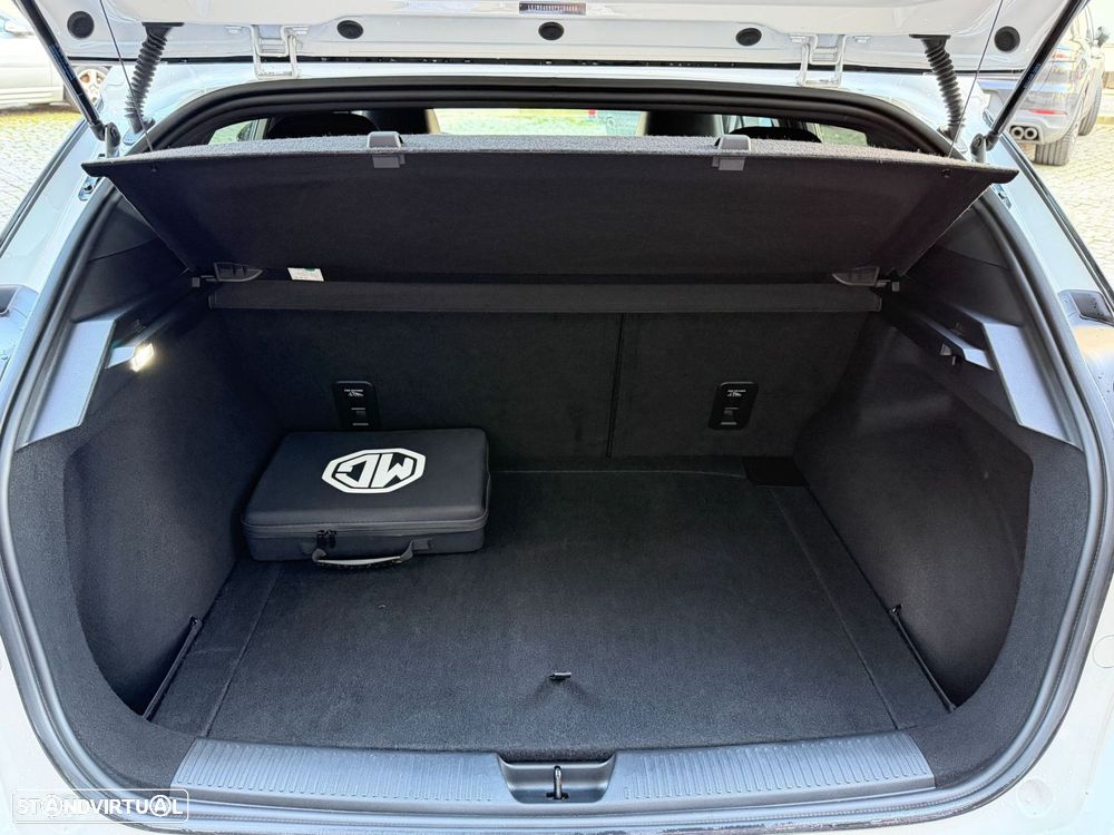 MG MG4 64 kWh Luxury - 31