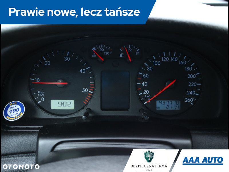 Volkswagen Passat - 12