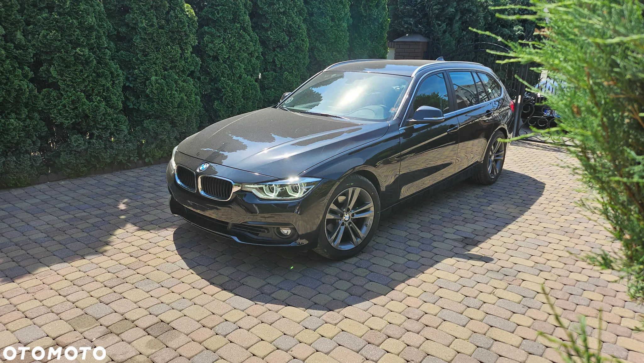 BMW Seria 3 320i Touring Luxury Line - 2