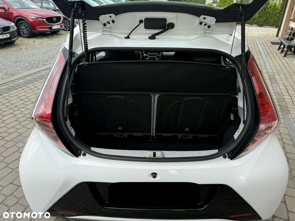 Toyota Aygo x-play touch - 26
