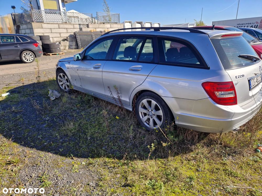 Mercedes-Benz Klasa C 220 CDI BlueEff 4-Matic Avantgarde - 4