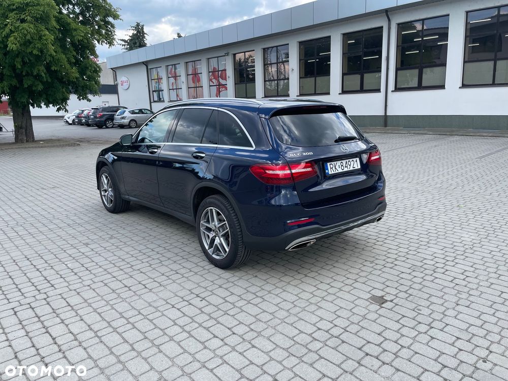 Mercedes-Benz GLC 300 4Matic 9G-TRONIC AMG Line - 17