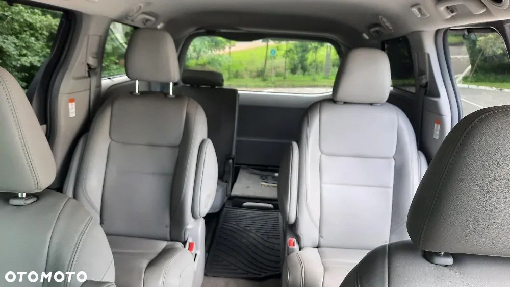 Toyota Sienna 3.5 V6 XLE AWD - 16