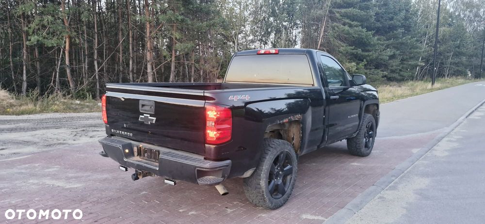 Chevrolet Silverado - 11