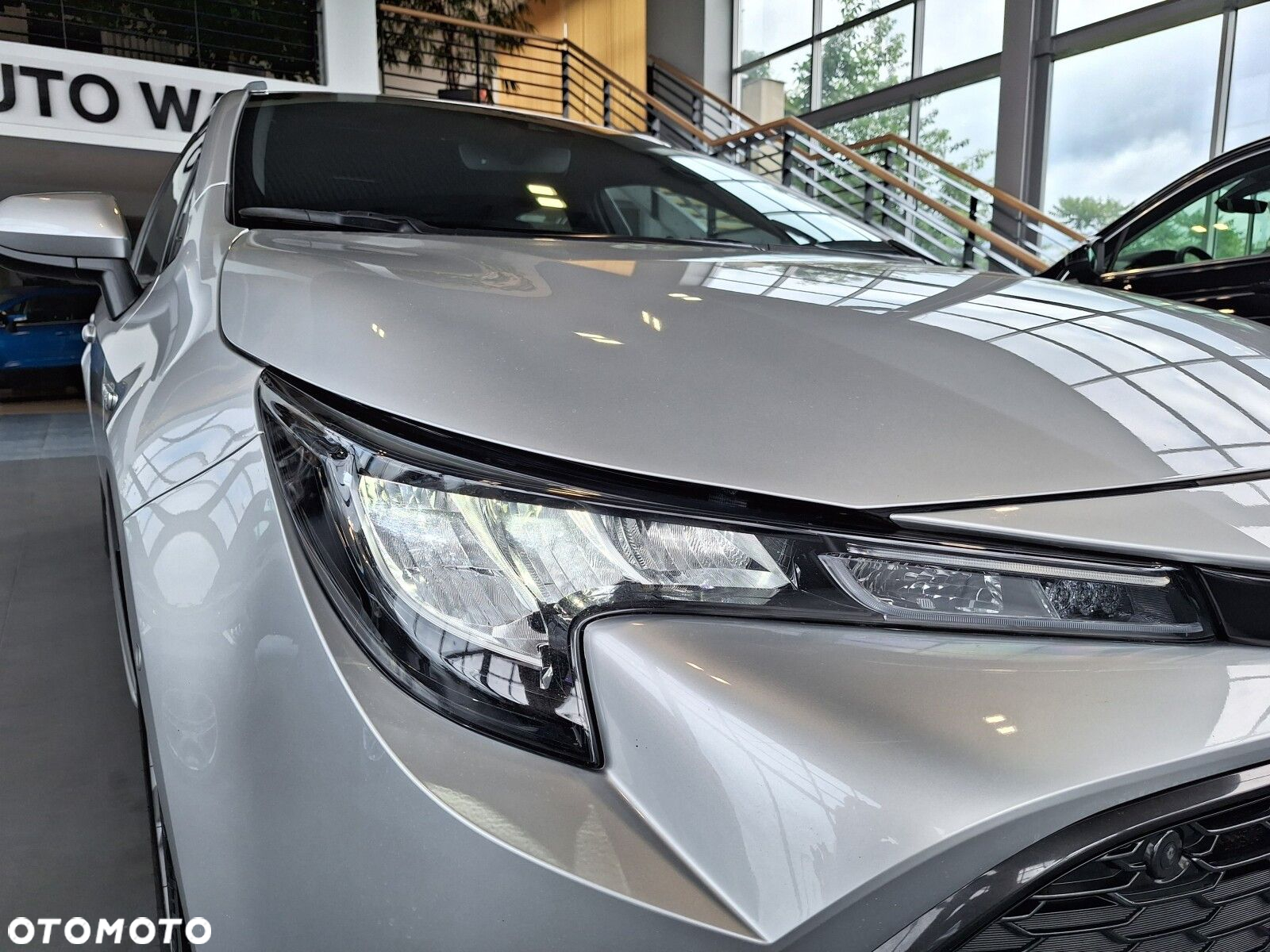 Toyota Corolla 1.8 Hybrid Comfort - 8