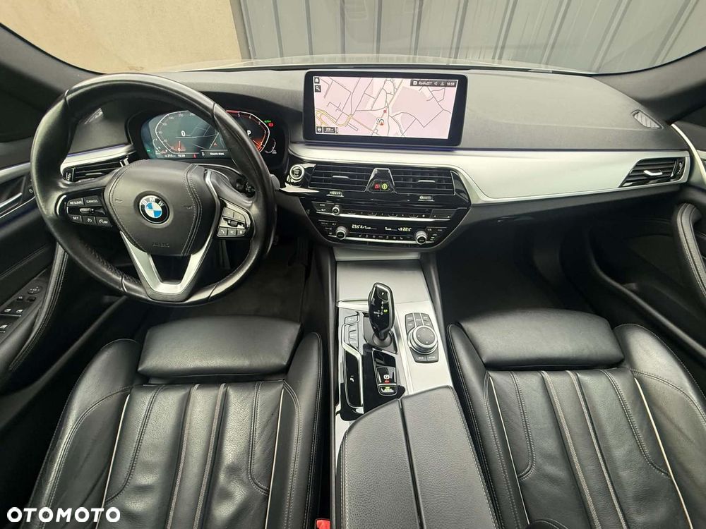 BMW Seria 5 518d mHEV sport - 18