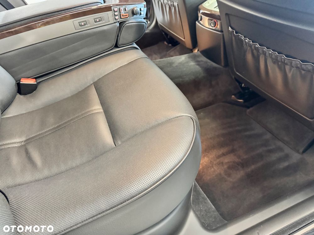 BMW Seria 7 750Li - 25