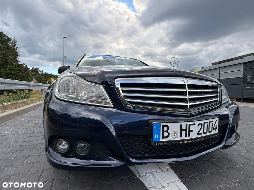 Mercedes-Benz Klasa C 180 BlueEFFICIENCY 7G-TRONIC Elegance - 9