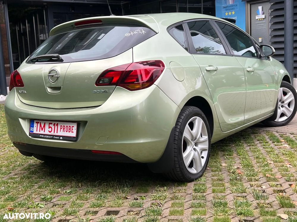 Opel Astra 1.4 Cosmo - 4