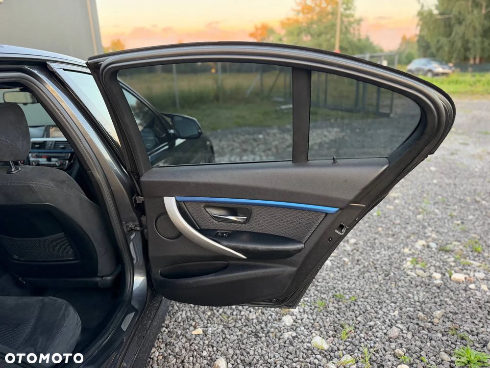 BMW Seria 3 320d M Sport Shadow sport - 17