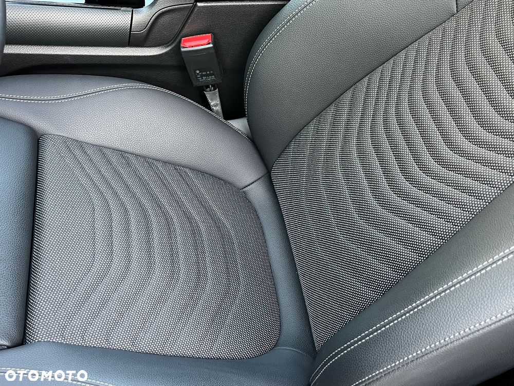 Mercedes-Benz GLA 200 Style - 37