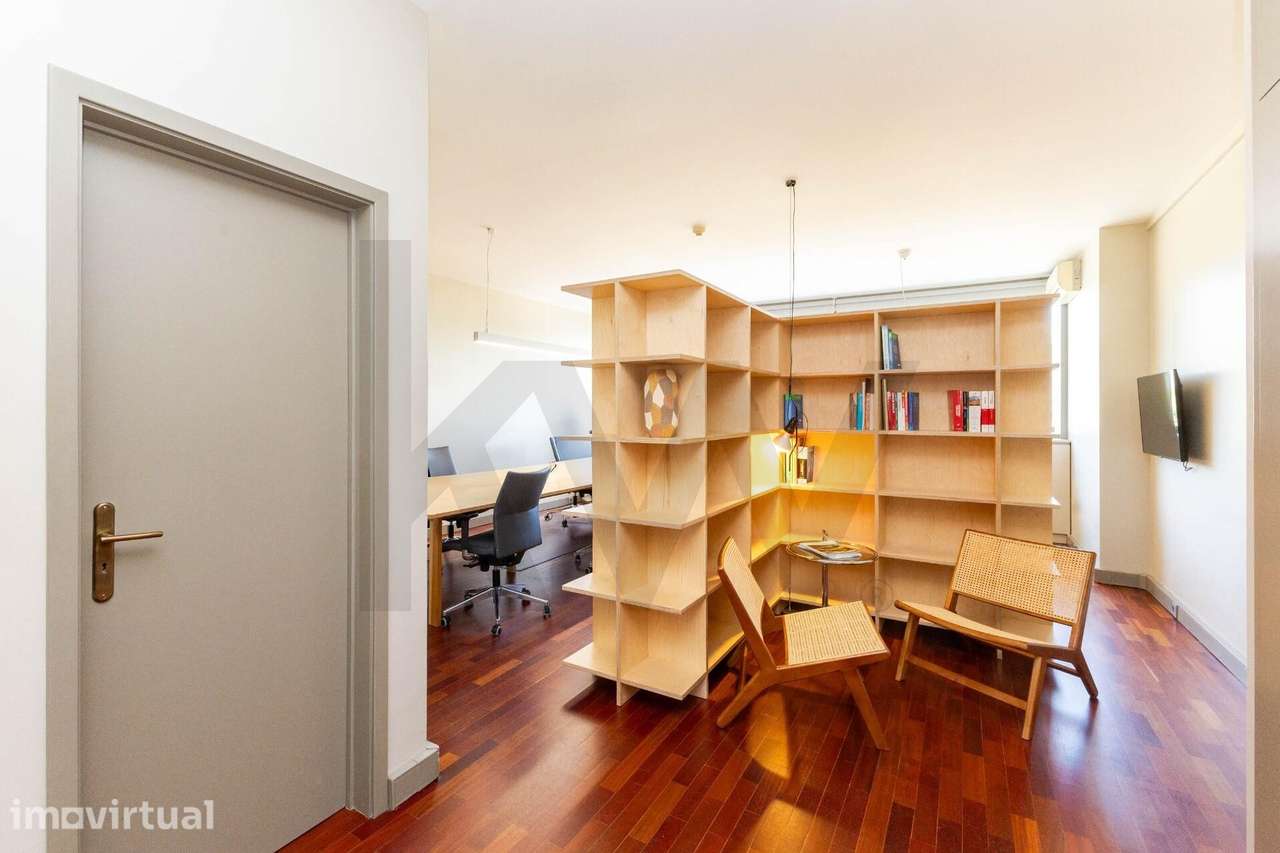 Escritório com 53 m2 no Edifício do Lago - Pinheiro Manso, Porto - Grande imagem: 2/25