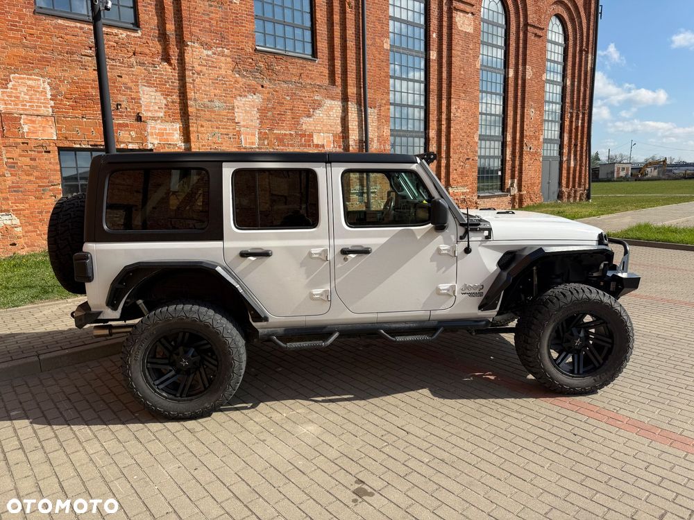 Jeep Wrangler - 11