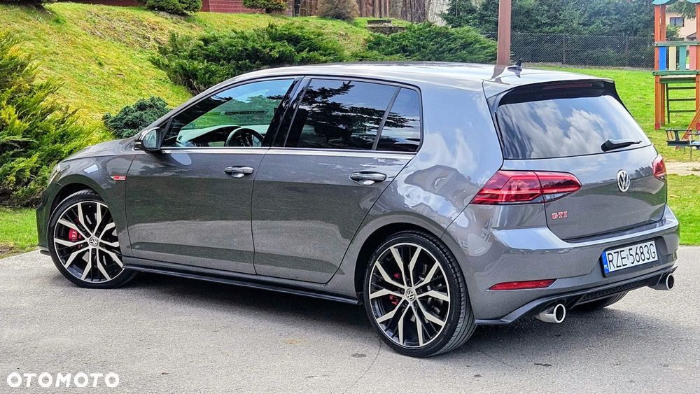 Volkswagen Golf GTI (BlueMotion Technology) DSG Performance - 17