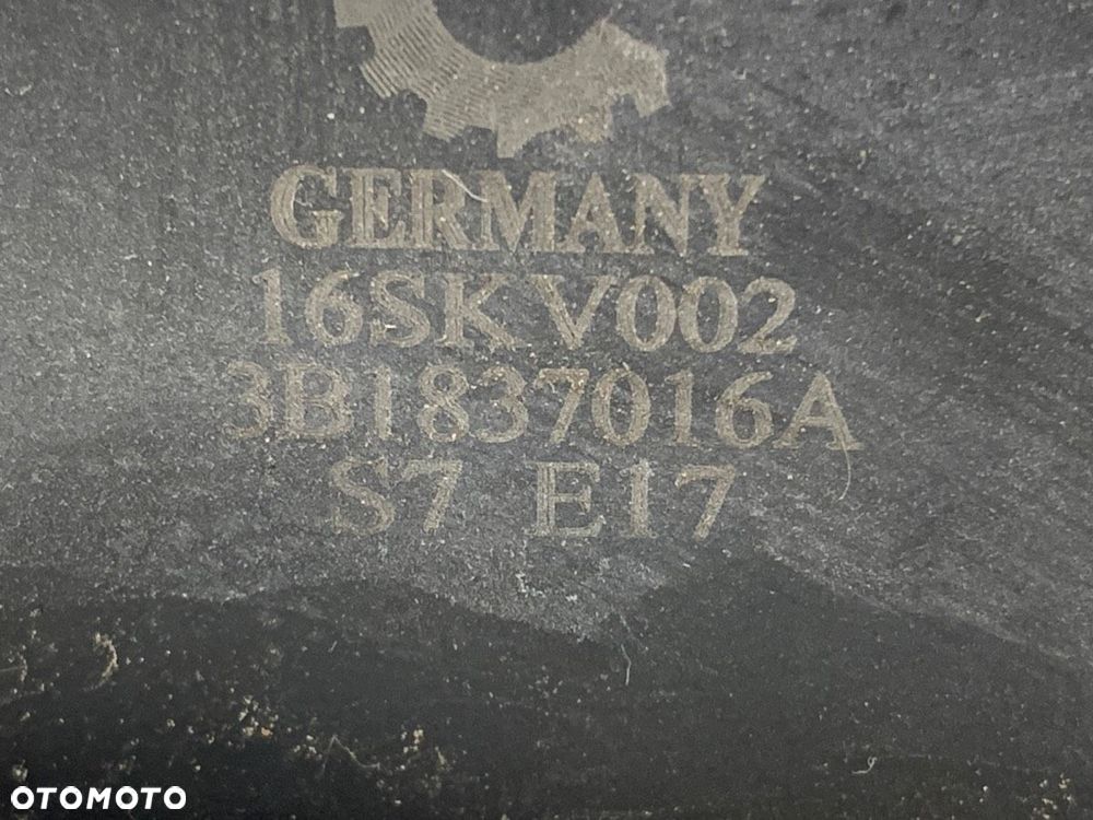 ZAMEK DRZWI PRAWY PRZÓD  VW PASSAT B5.5 (3B3) 2000 - 2005 1.8 T 20V 110 kW [150 KM] benzyna 2000 - - 5