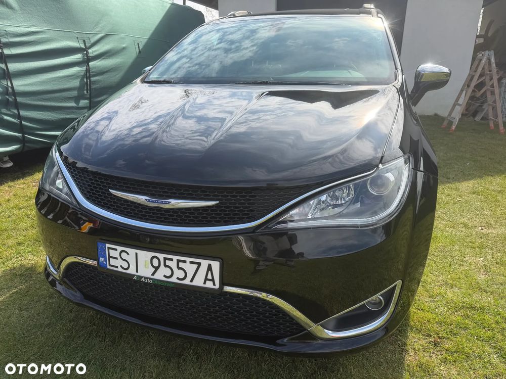 Chrysler Pacifica - 2