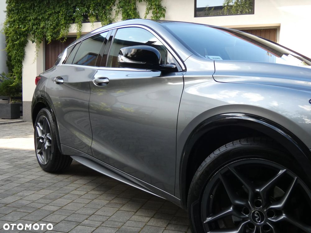 Infiniti Q30 1.6t Premium Tech 7DCT - 12