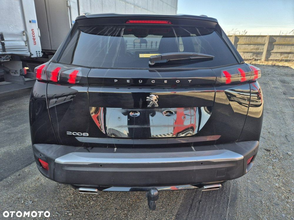 Peugeot 2008 - 8