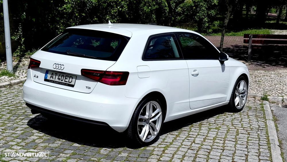 Audi A3 1.6 TDI (clean diesel) S tronic Attraction - 4