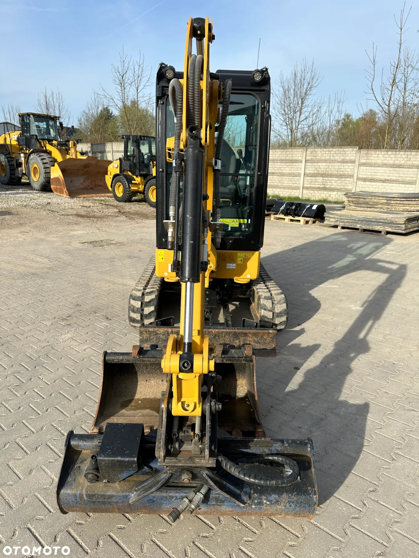 Caterpillar 302 - 9