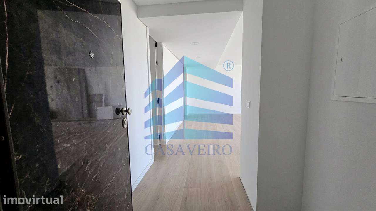 T3 Novo Com Dois Lugares de Garagem - Grande imagem: 2/14