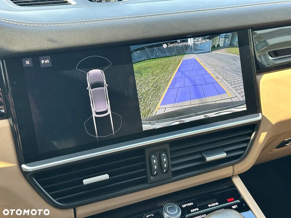 Porsche Cayenne - 24