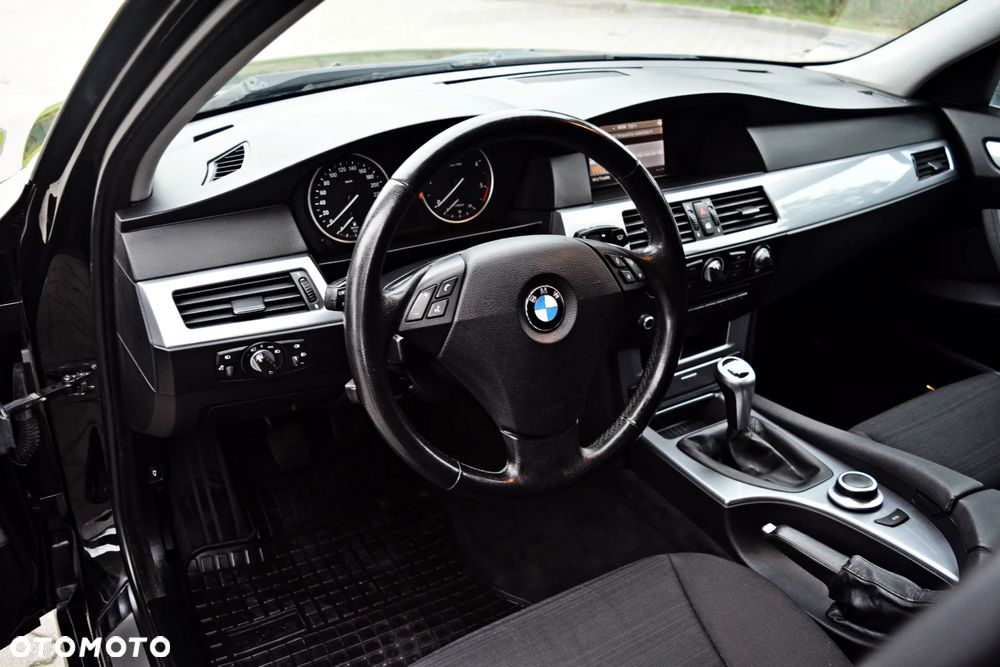 BMW Seria 5 520d Touring - 9