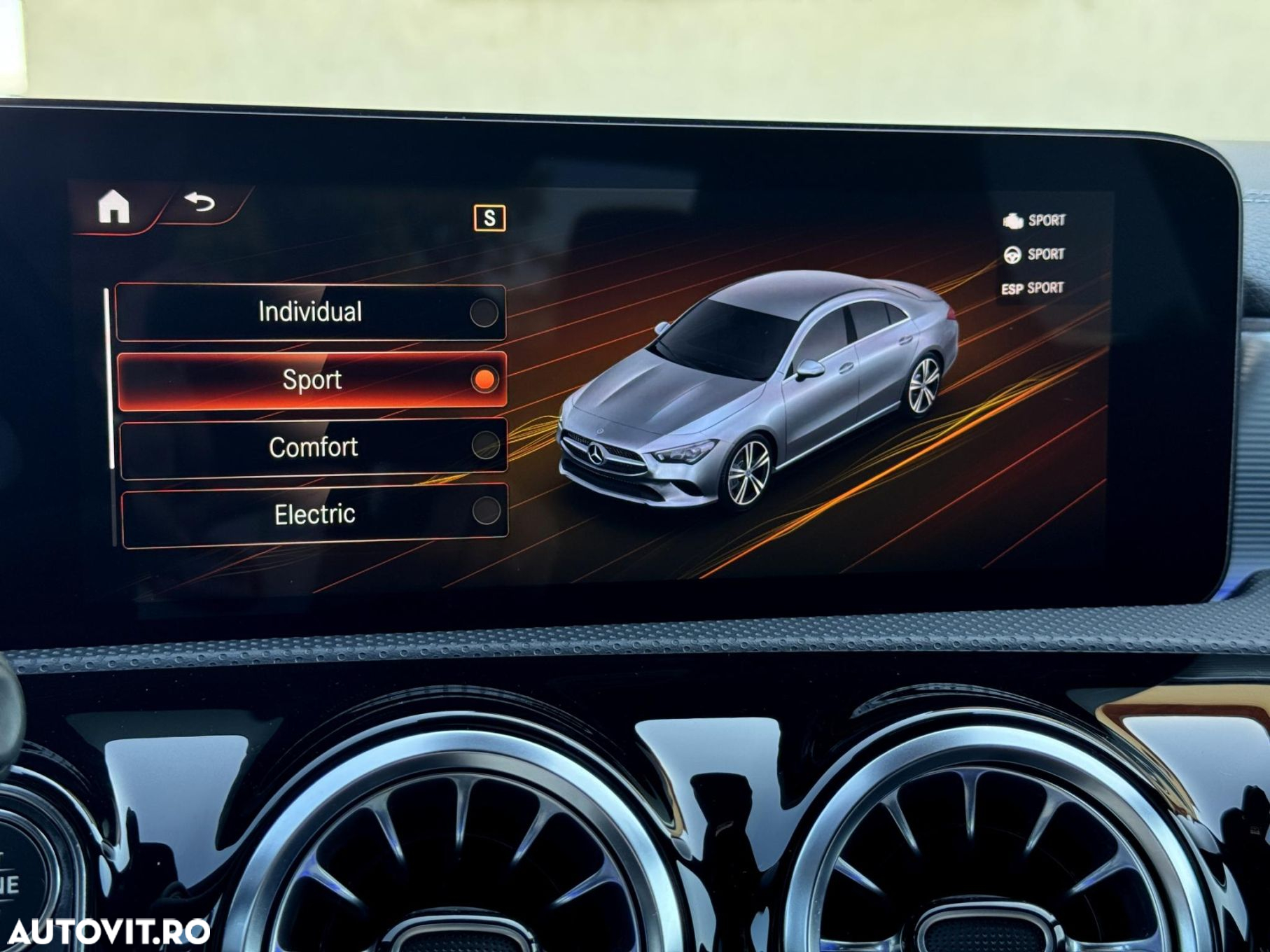 Mercedes-Benz CLA - 12